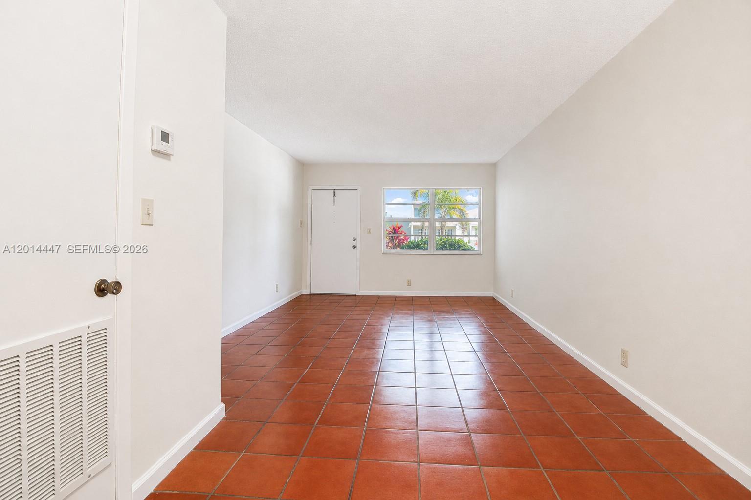1900 Ne 8th Court 105 Property Photo 6