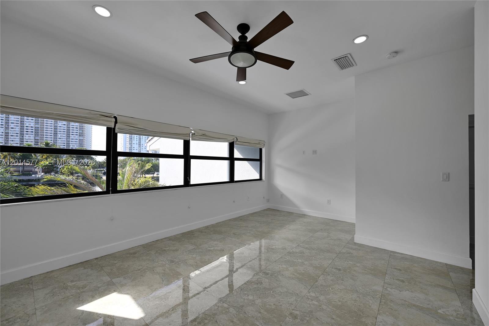 A12014577 Property Photo 10