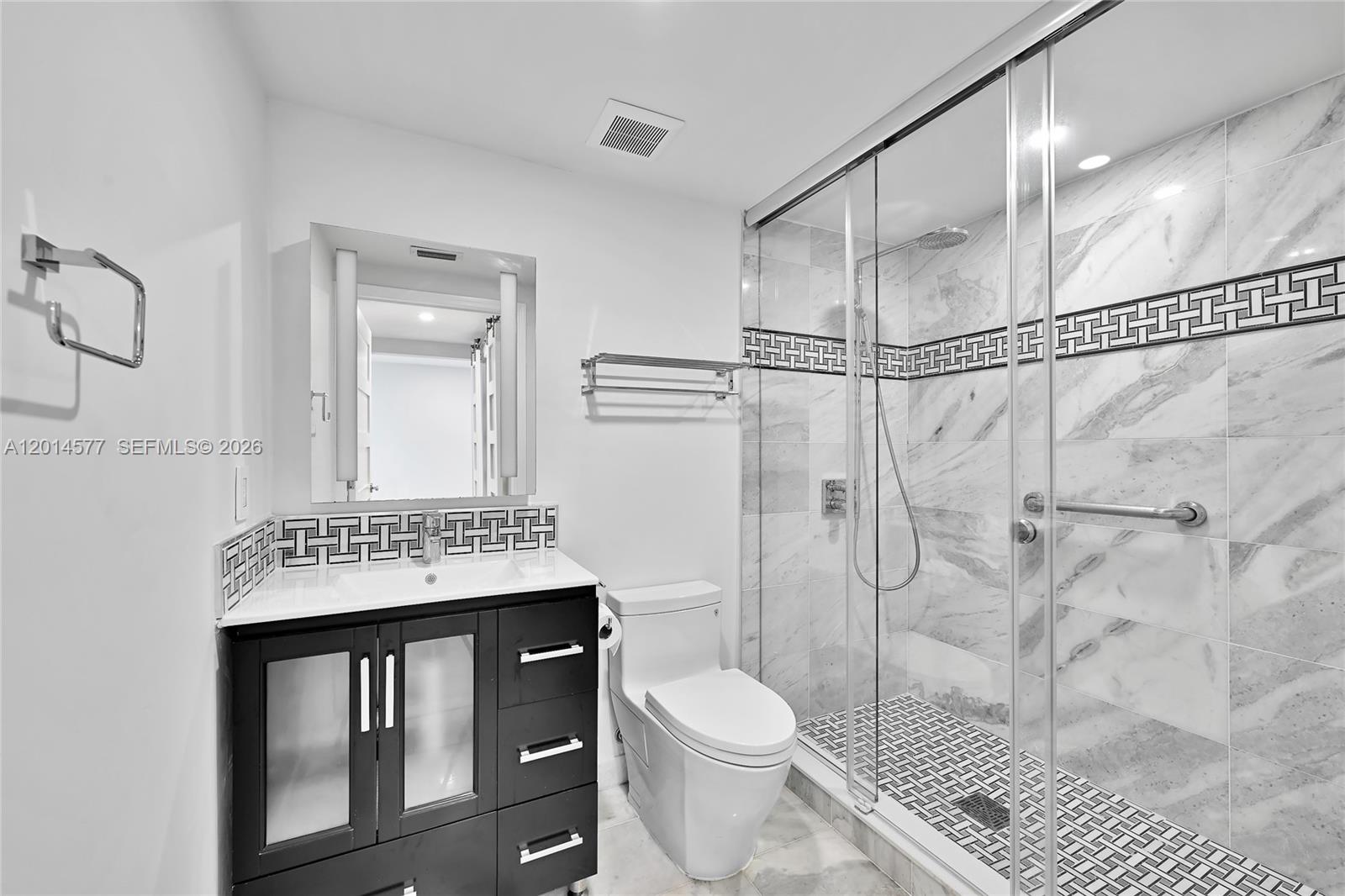 A12014577 Property Photo 15