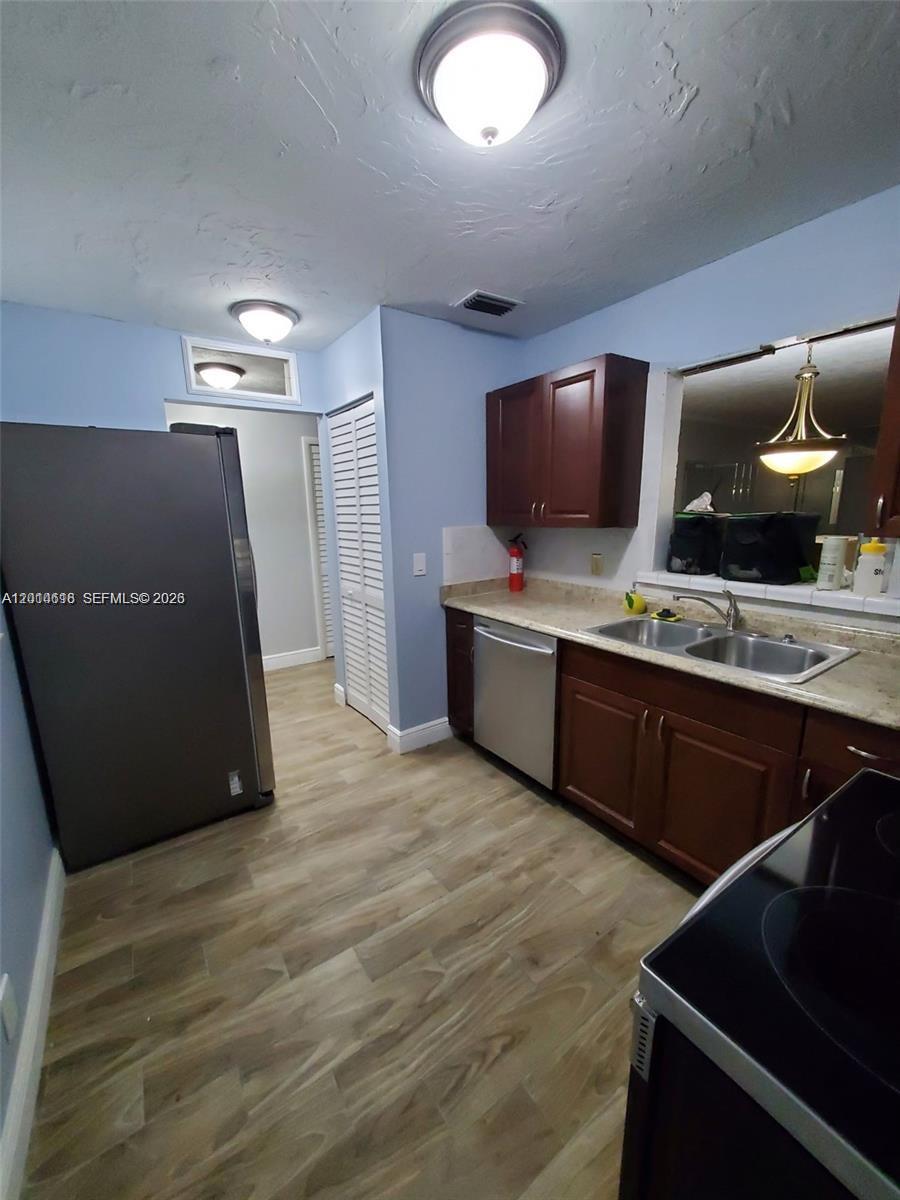 8000 Lagos De Campo Boulevard A-303 Property Photo 2