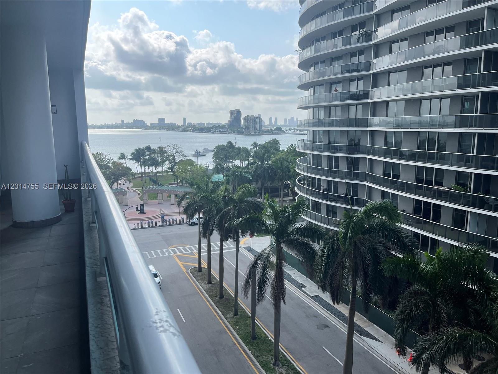 1800 N Bayshore Drive 614 Property Photo 1