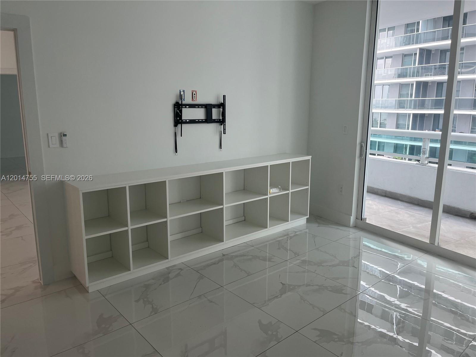 1800 N Bayshore Drive 614 Property Photo 5