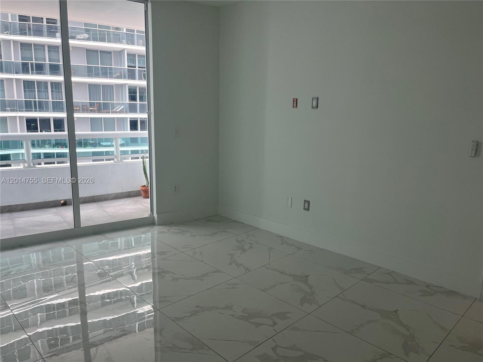 1800 N Bayshore Drive 614 Property Photo 9
