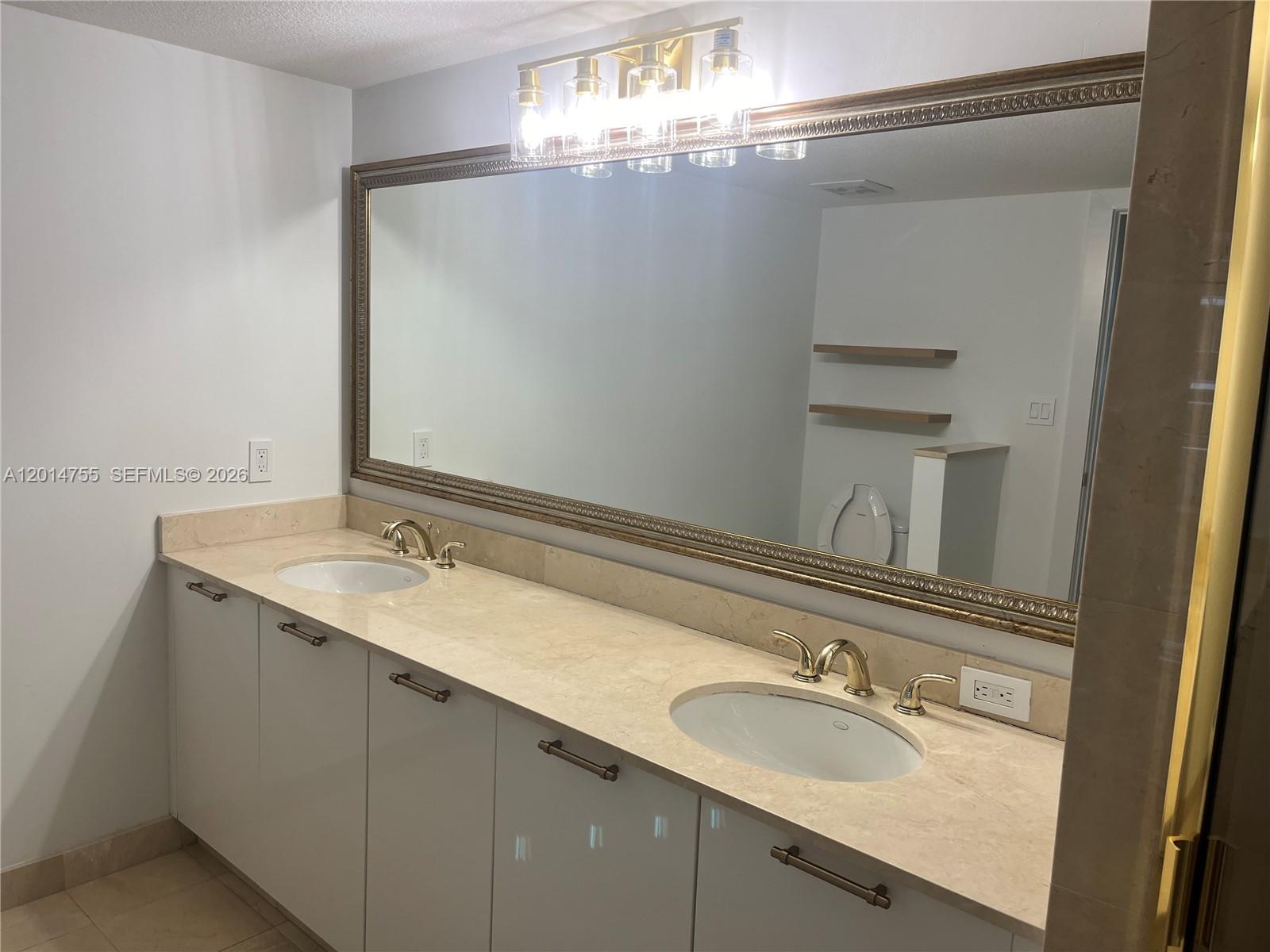 1800 N Bayshore Drive 614 Property Photo 11