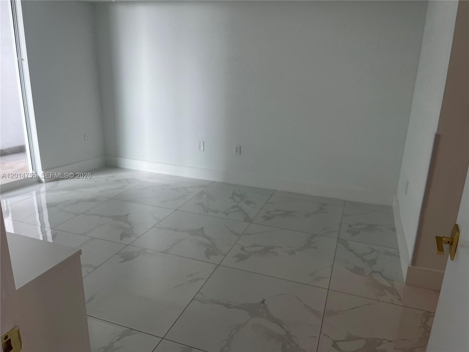 1800 N Bayshore Drive 614 Property Photo 14