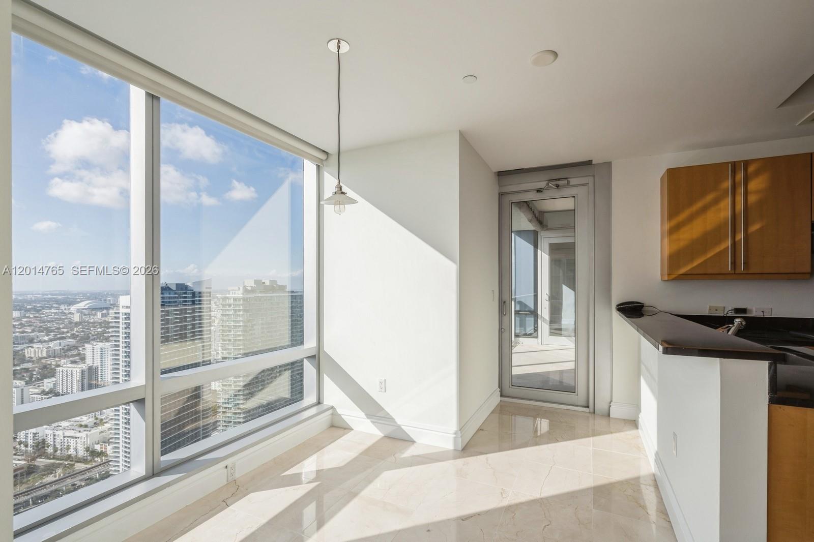 1425 Brickell Avenue 57b Property Photo 5