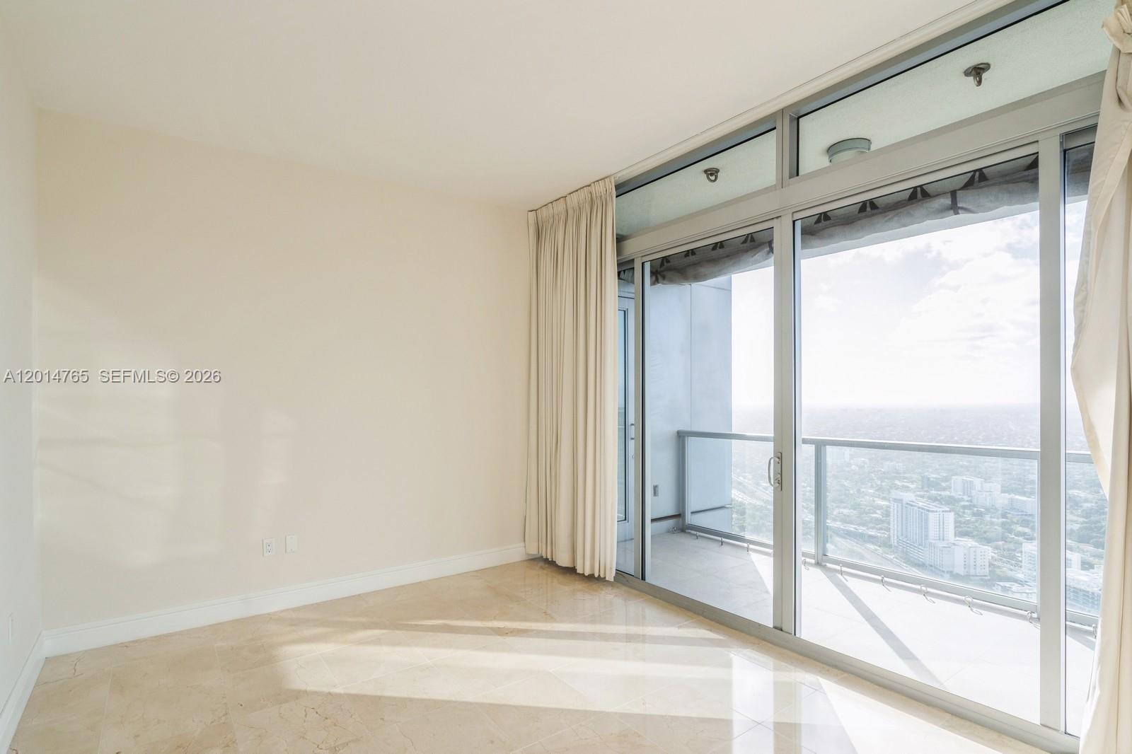 1425 Brickell Avenue 57b Property Photo 9