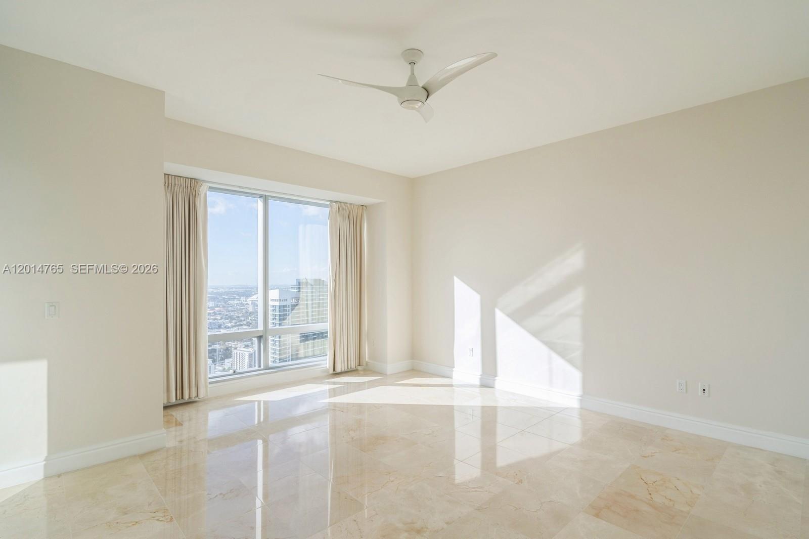 1425 Brickell Avenue 57b Property Photo 11