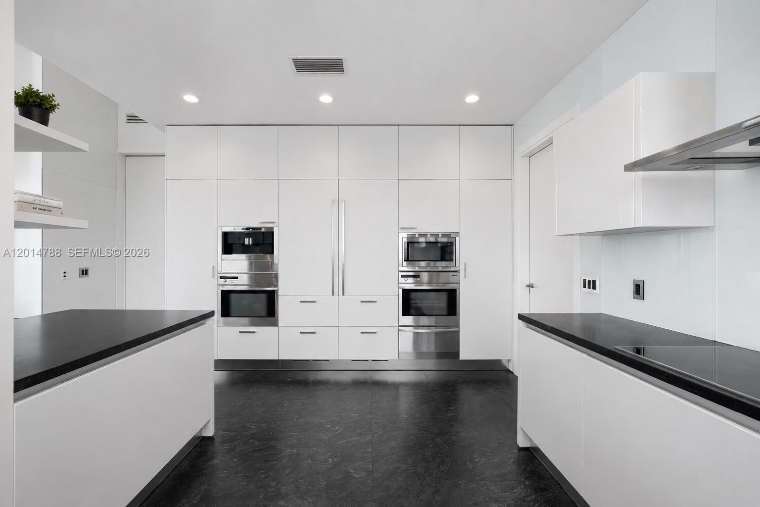 2627 S Bayshore Drive 3201 Property Photo 22