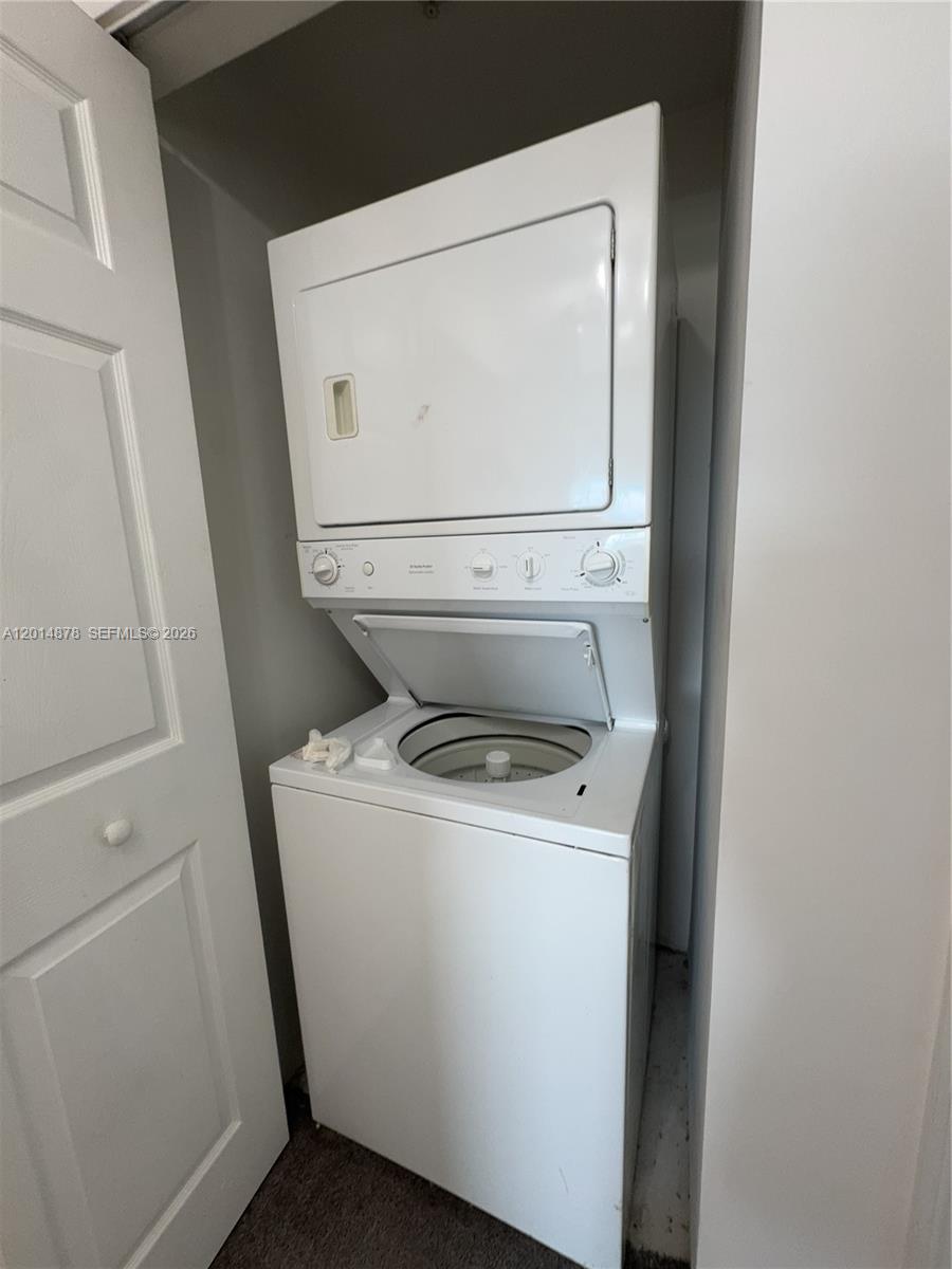 140 S Dixie Highway 933 Property Photo 12