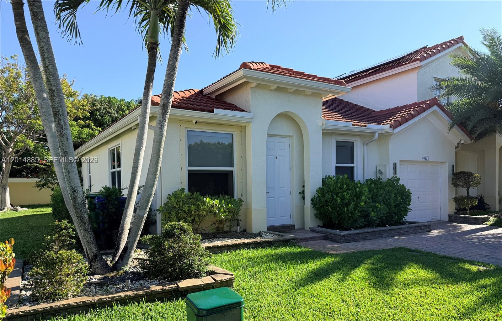 A12014885 Property Photo 3