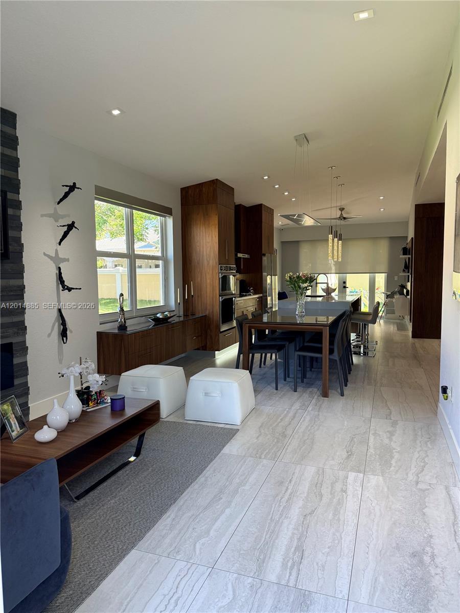 A12014885 Property Photo 4