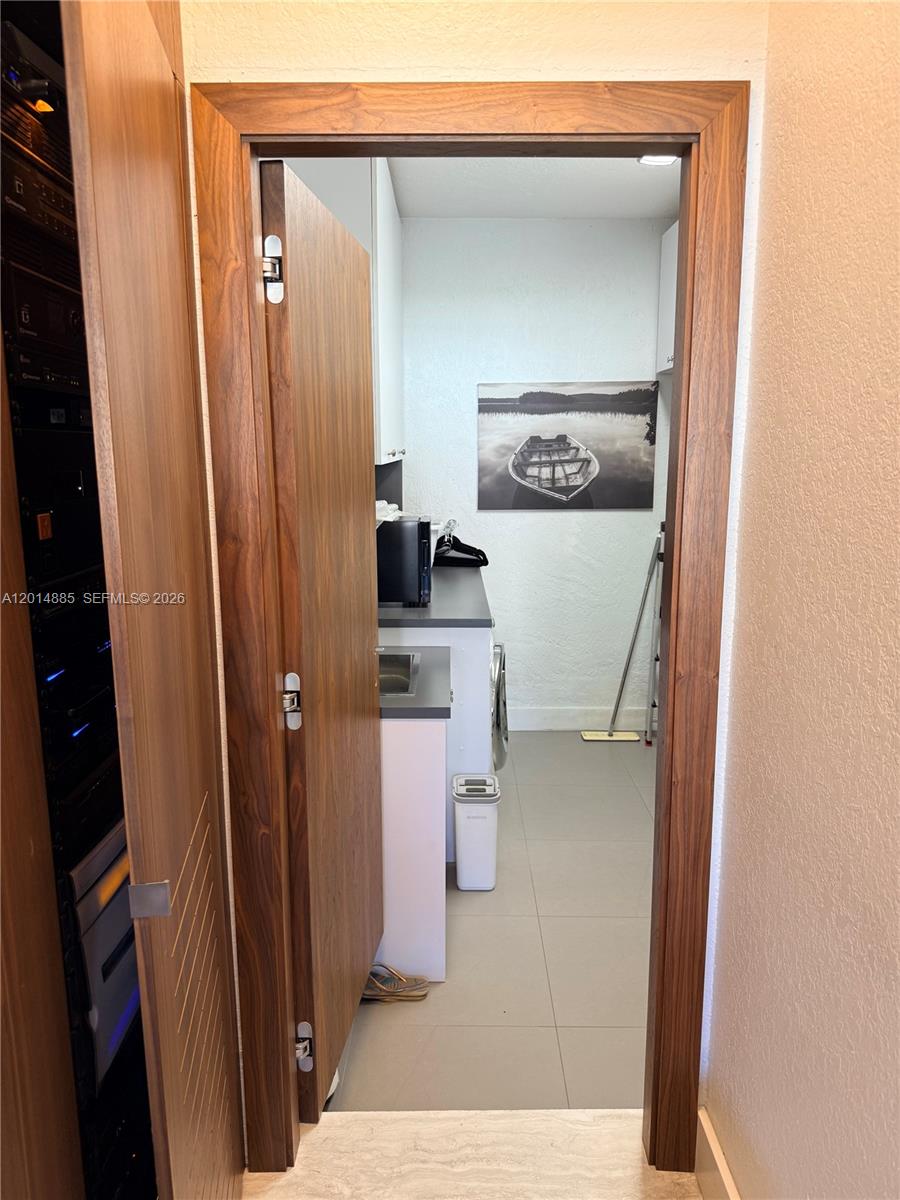 A12014885 Property Photo 24