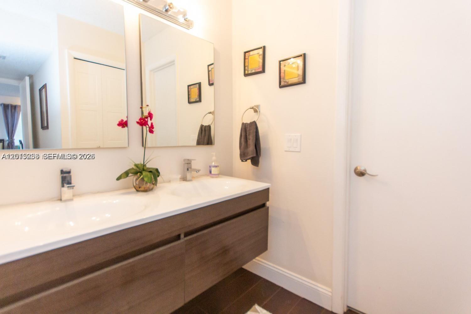 16561 Blatt Boulevard 201 Property Photo 8