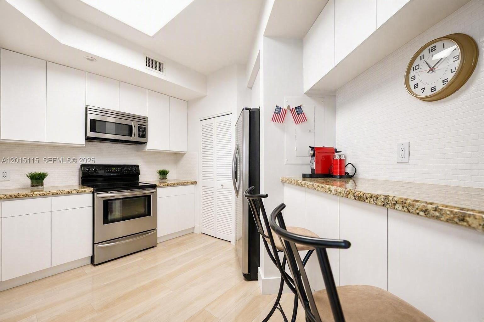 888 Brickell Key Drive 609 Property Photo 5