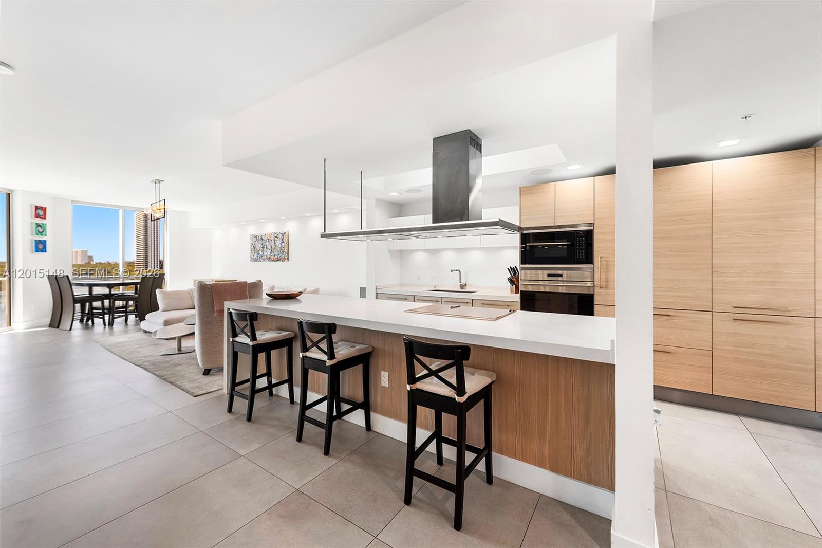 17111 Biscayne Boulevard 606 Property Photo 1