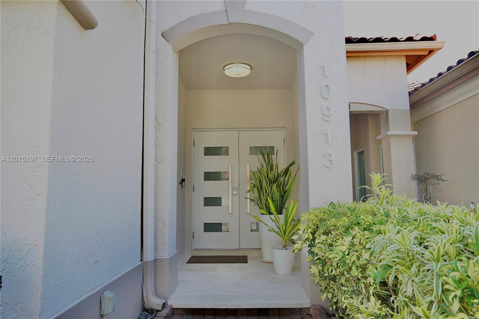 10913 Nw 67th Street Property Photo 7