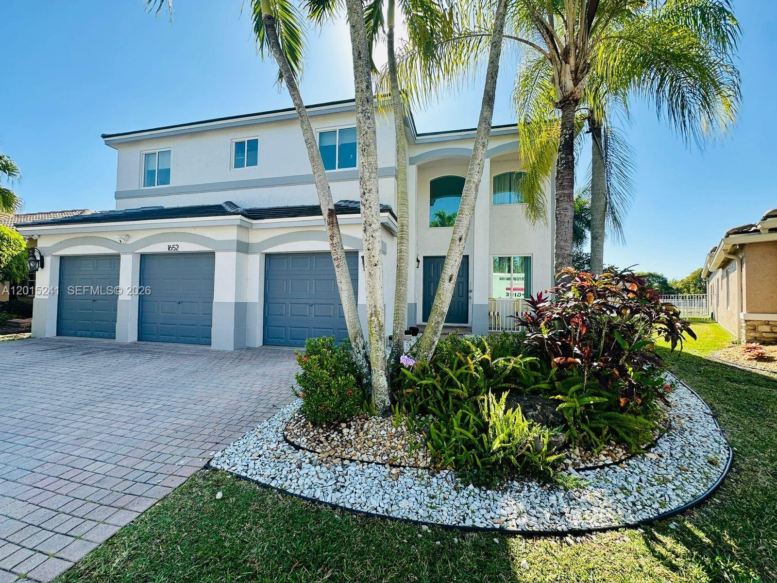 1652 Orchid Bend