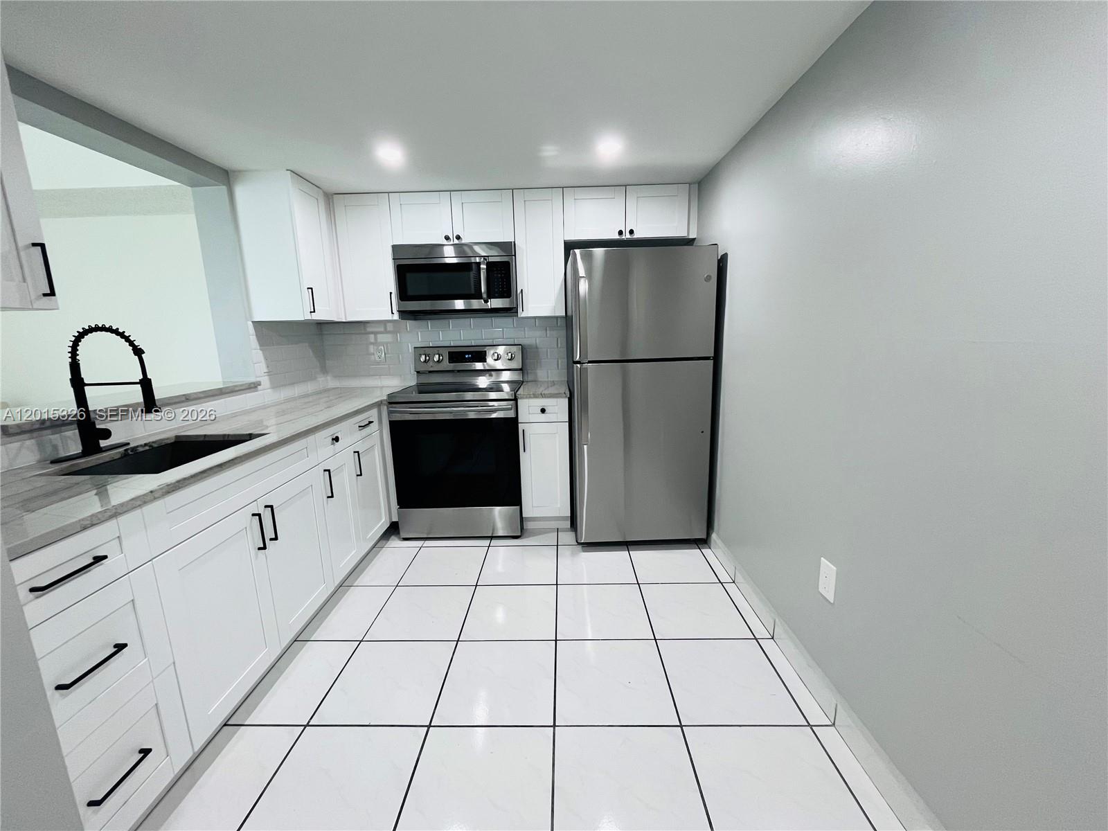 2055 Sw 122nd Avenue 507 Property Photo 2