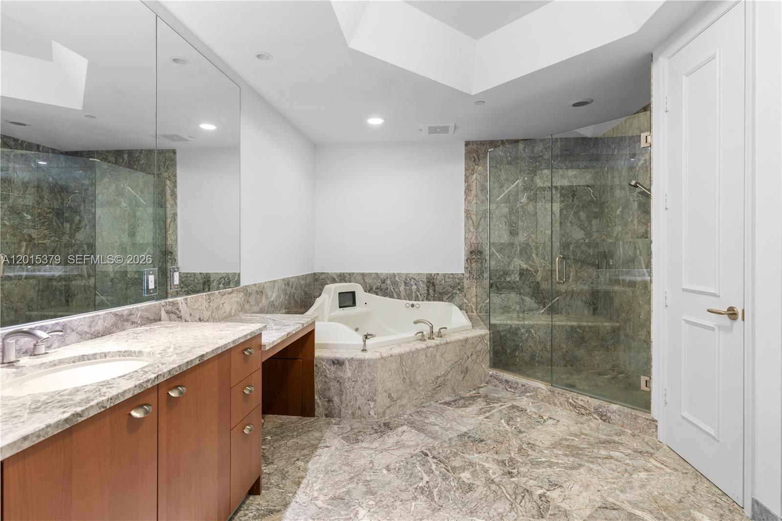 16047 Collins Avenue 704 Property Photo 18