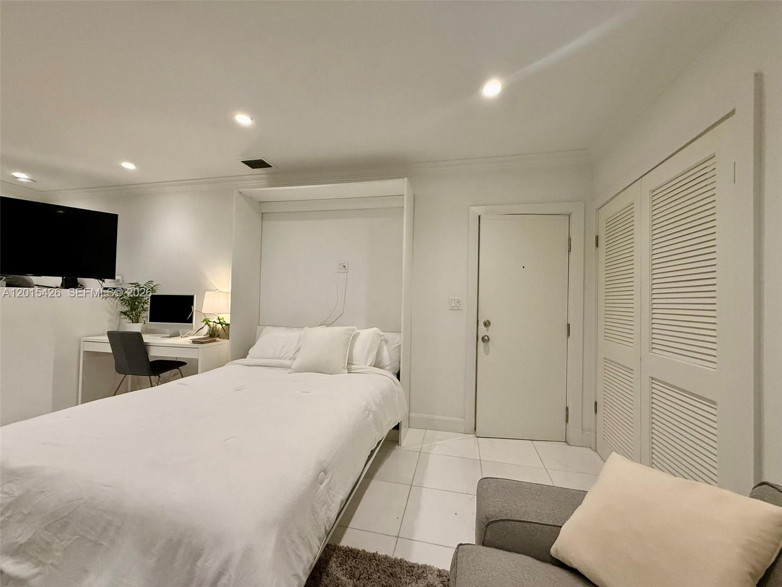 260 Euclid Avenue 24 Property Photo 7