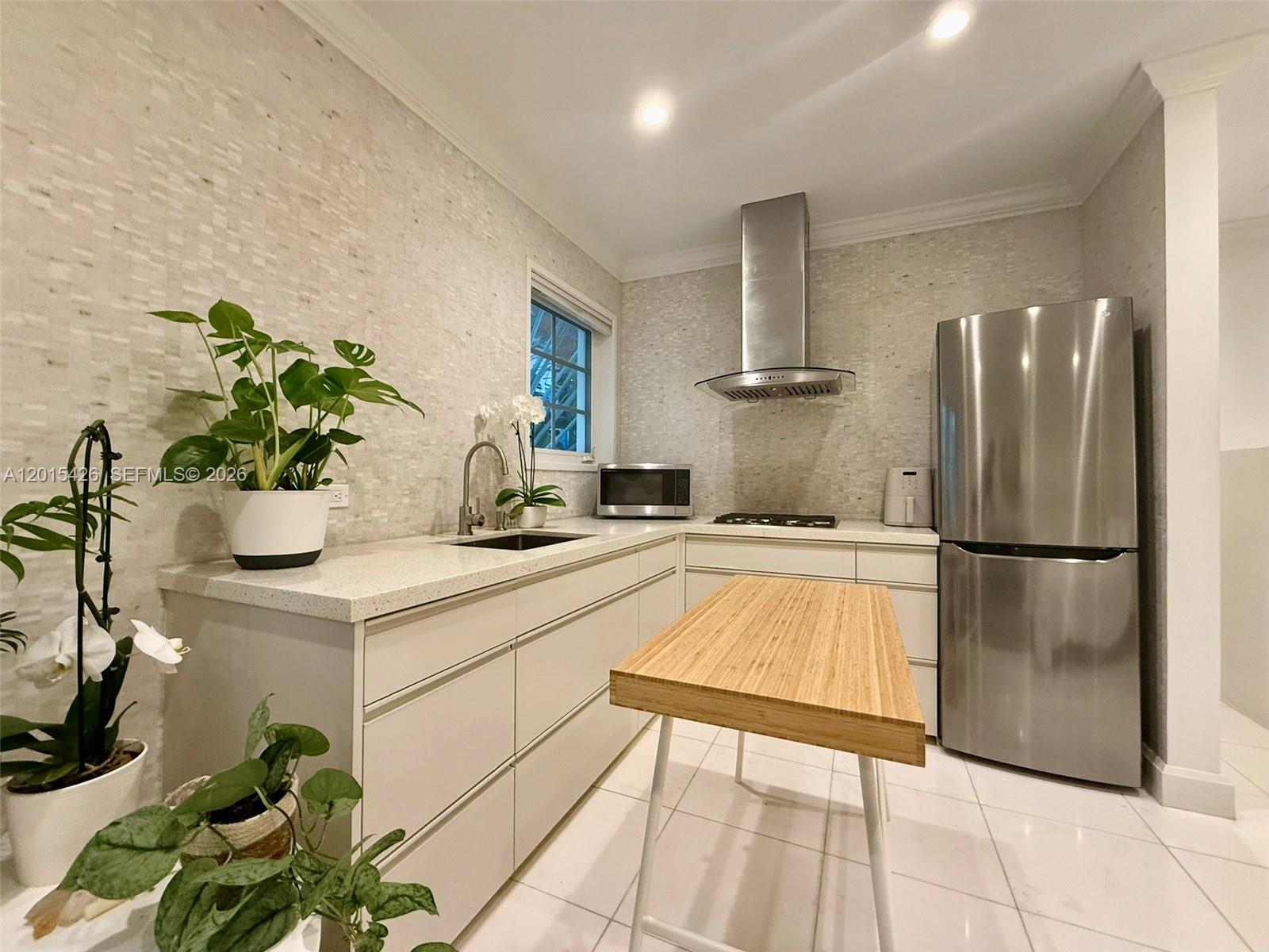 260 Euclid Avenue 24 Property Photo 8