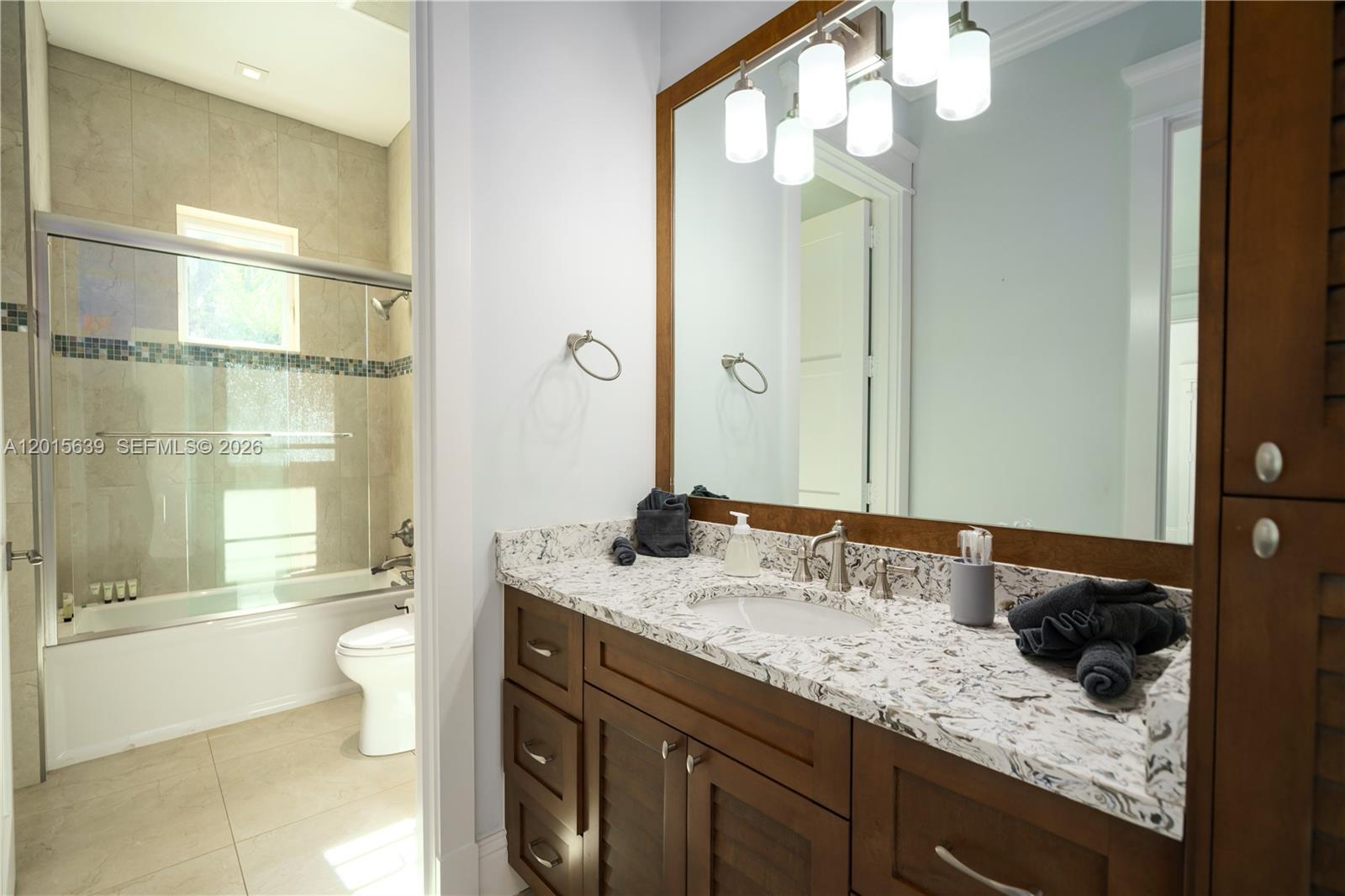 545 Sw Indianola Street Property Photo 14