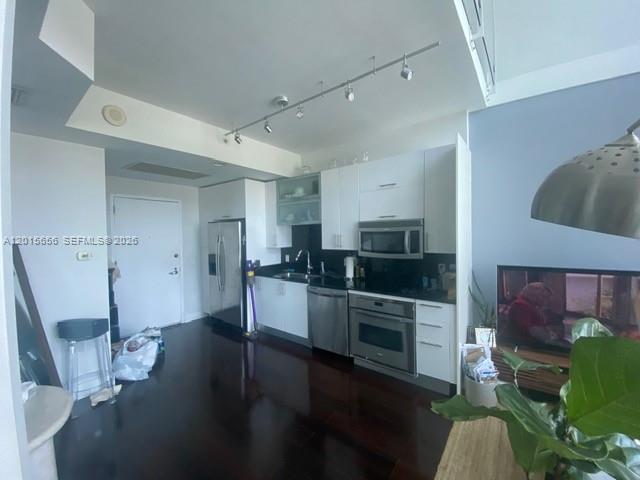 60 Sw 13th Street 4611 Property Photo 4