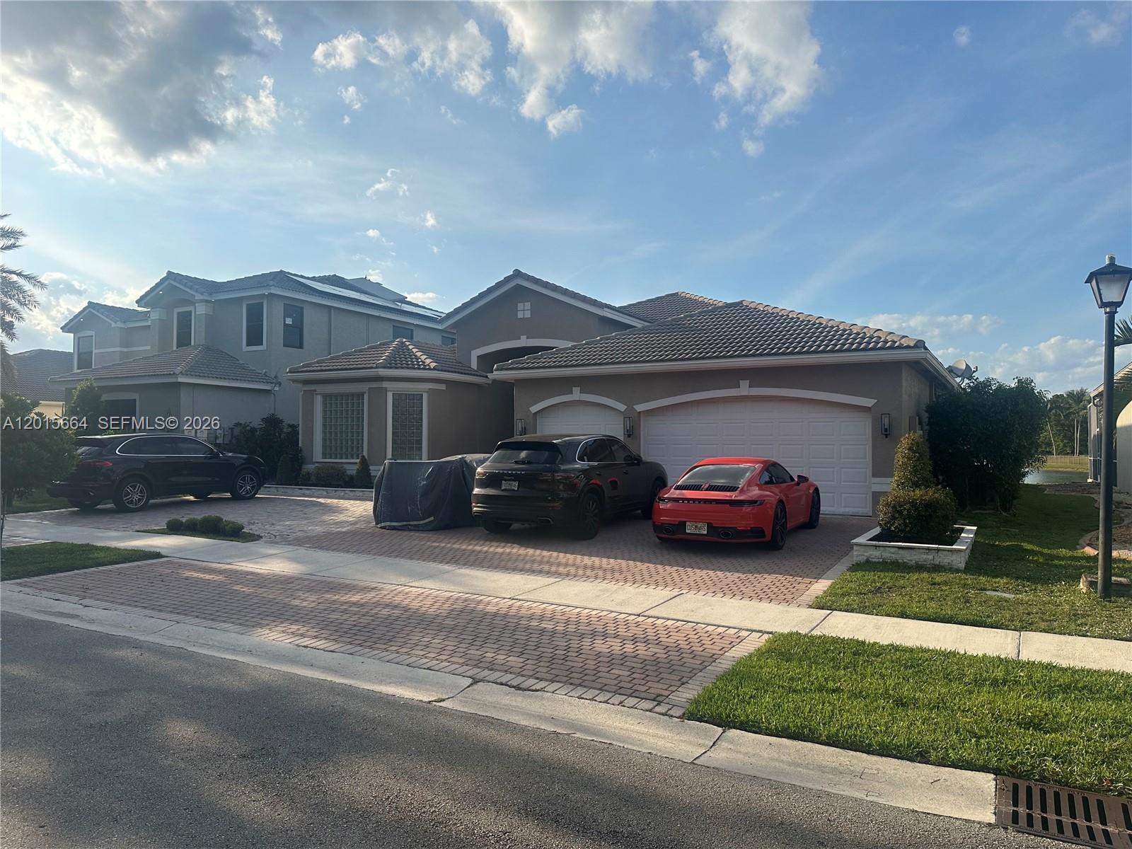 18571 Sw 44th Street Property Photo 3