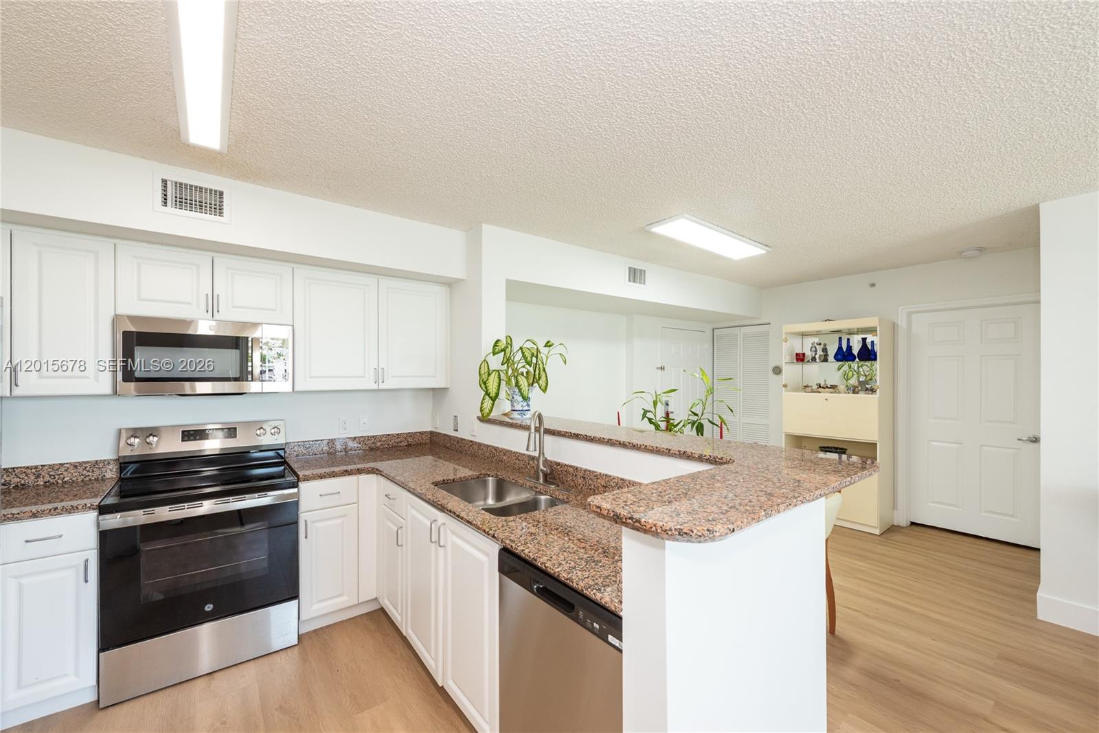 1155 Brickell Bay Drive 609 Property Photo 5