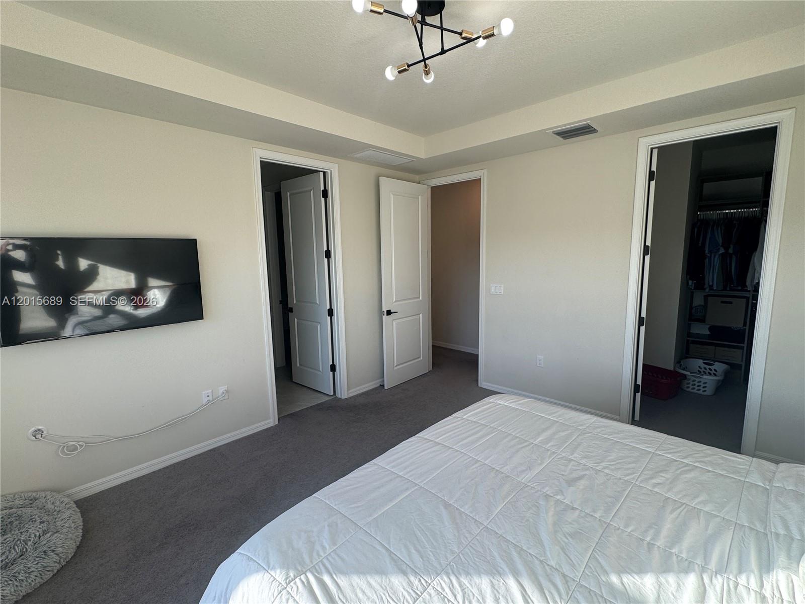 2162 Appleton Circle N Property Photo 22