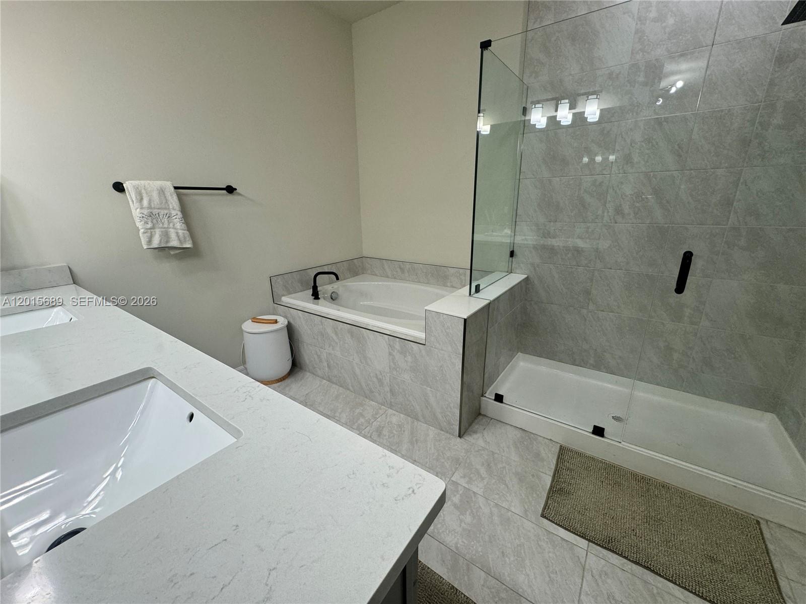 2162 Appleton Circle N Property Photo 25