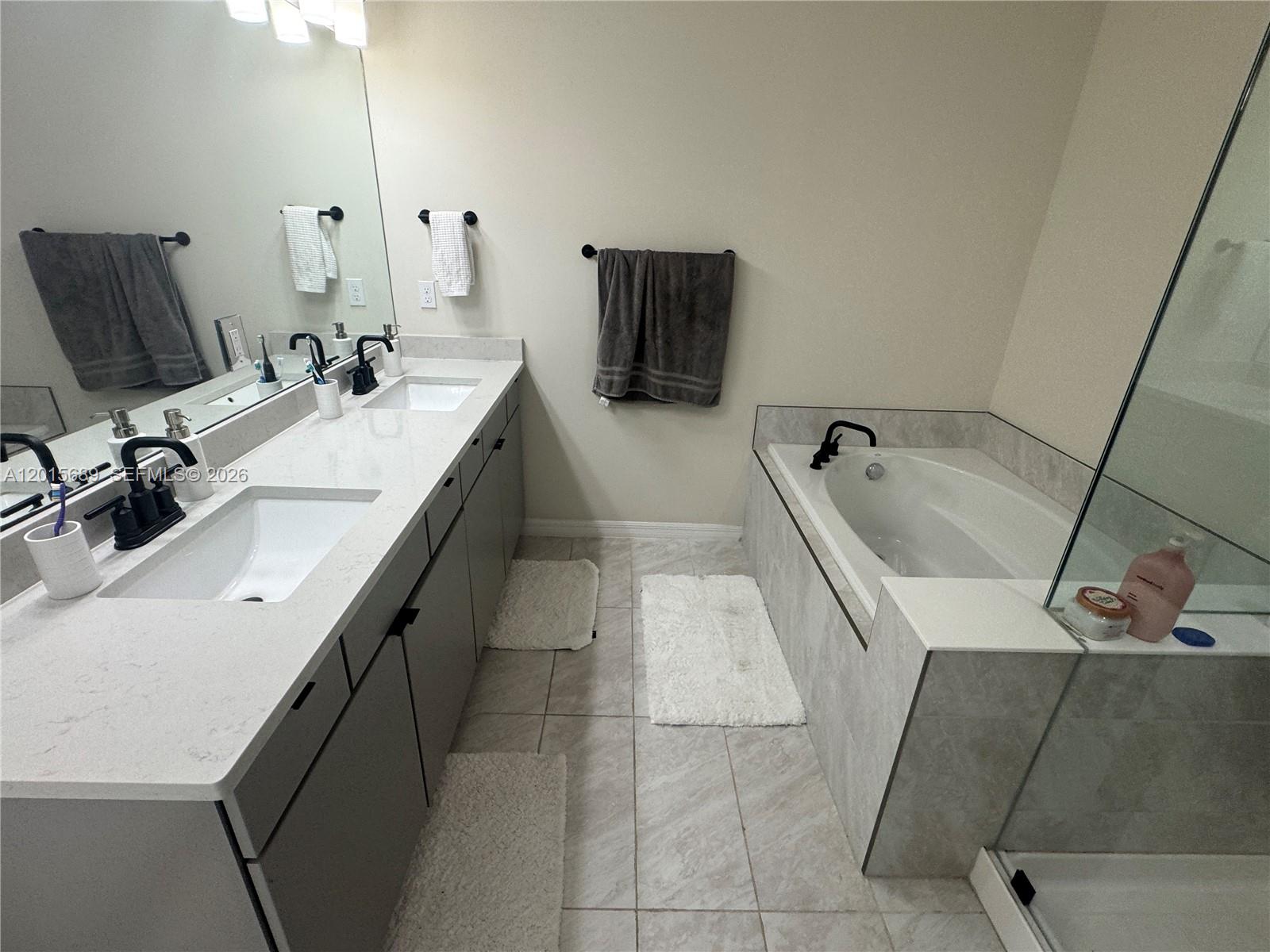 2162 Appleton Circle N Property Photo 28