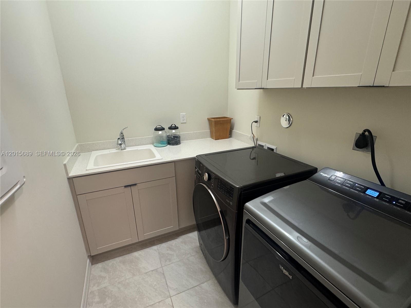 2162 Appleton Circle N Property Photo 31