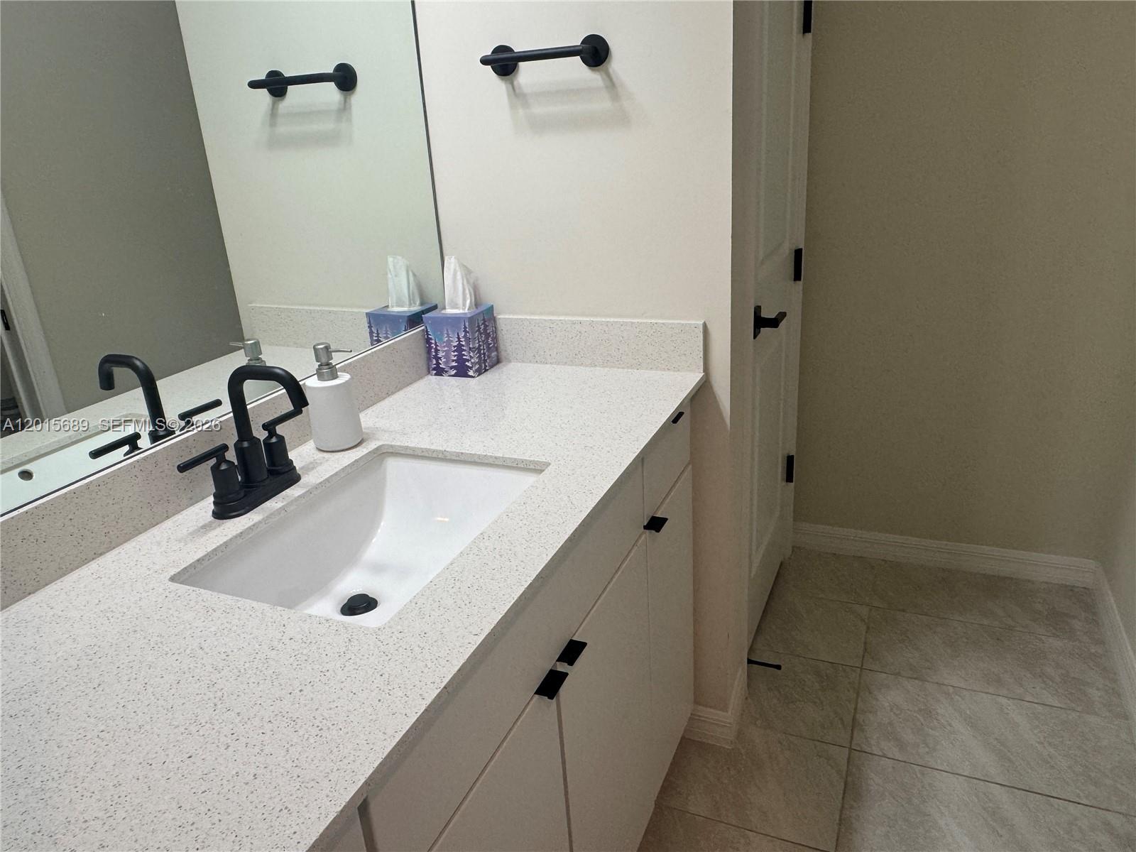2162 Appleton Circle N Property Photo 36