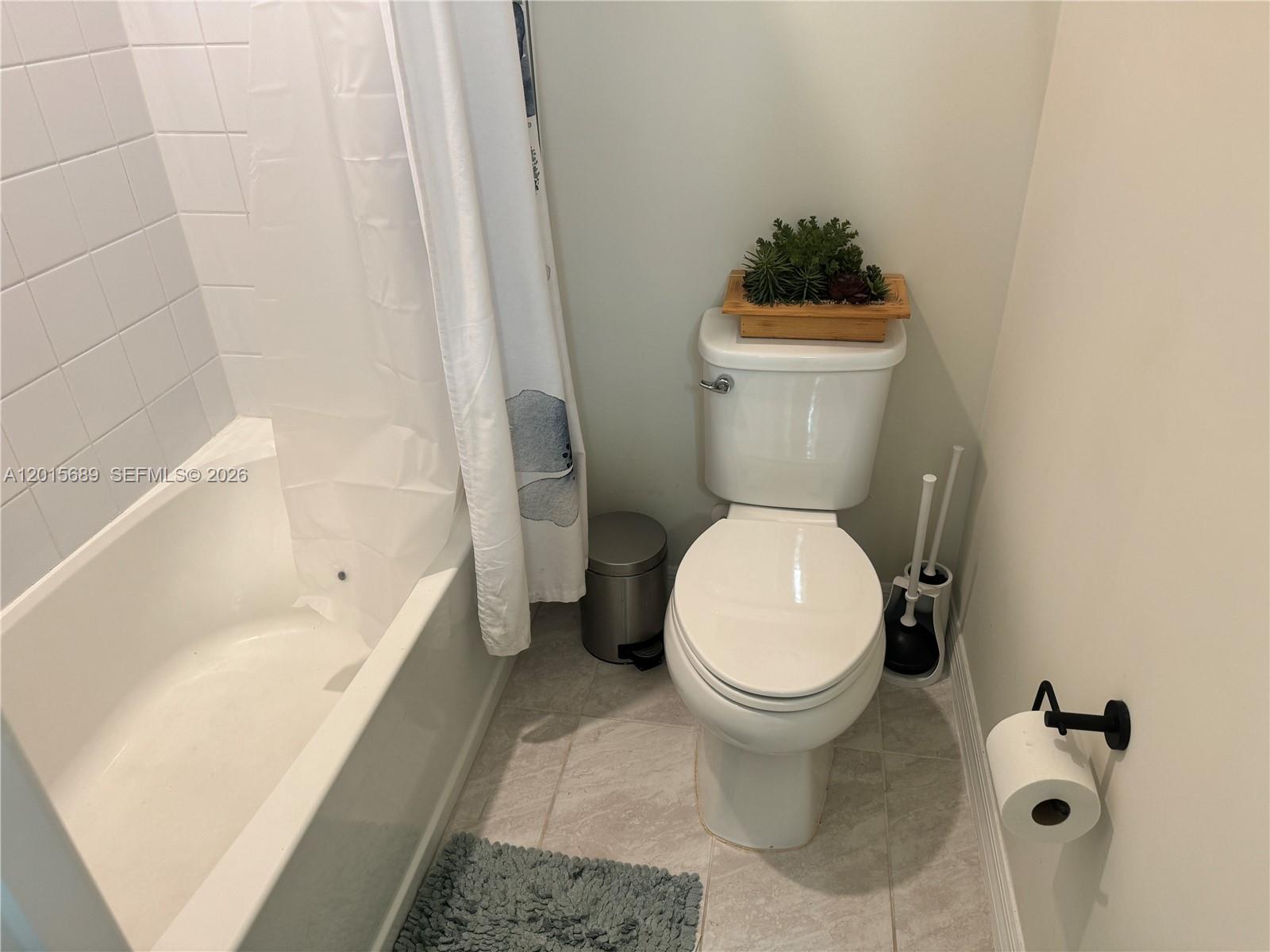 2162 Appleton Circle N Property Photo 37