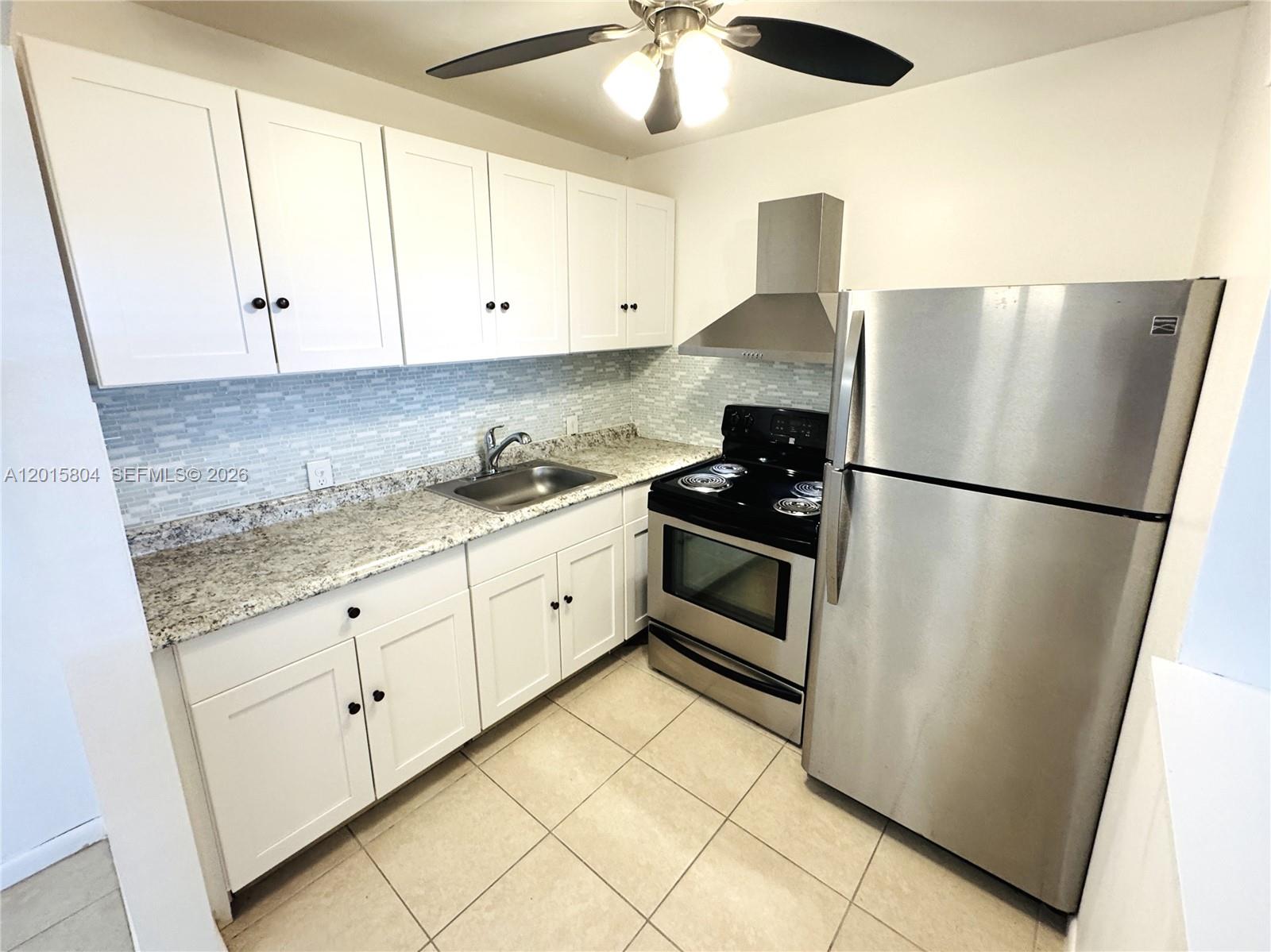 138 Fanshaw D Property Photo 1