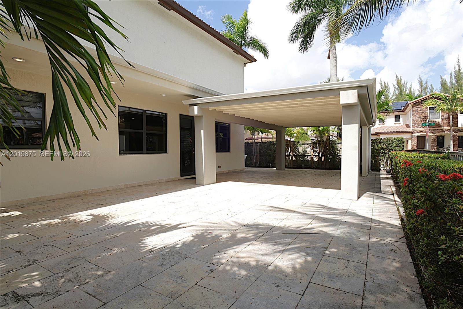 8925 Nw 99th Avenue Property Photo 5