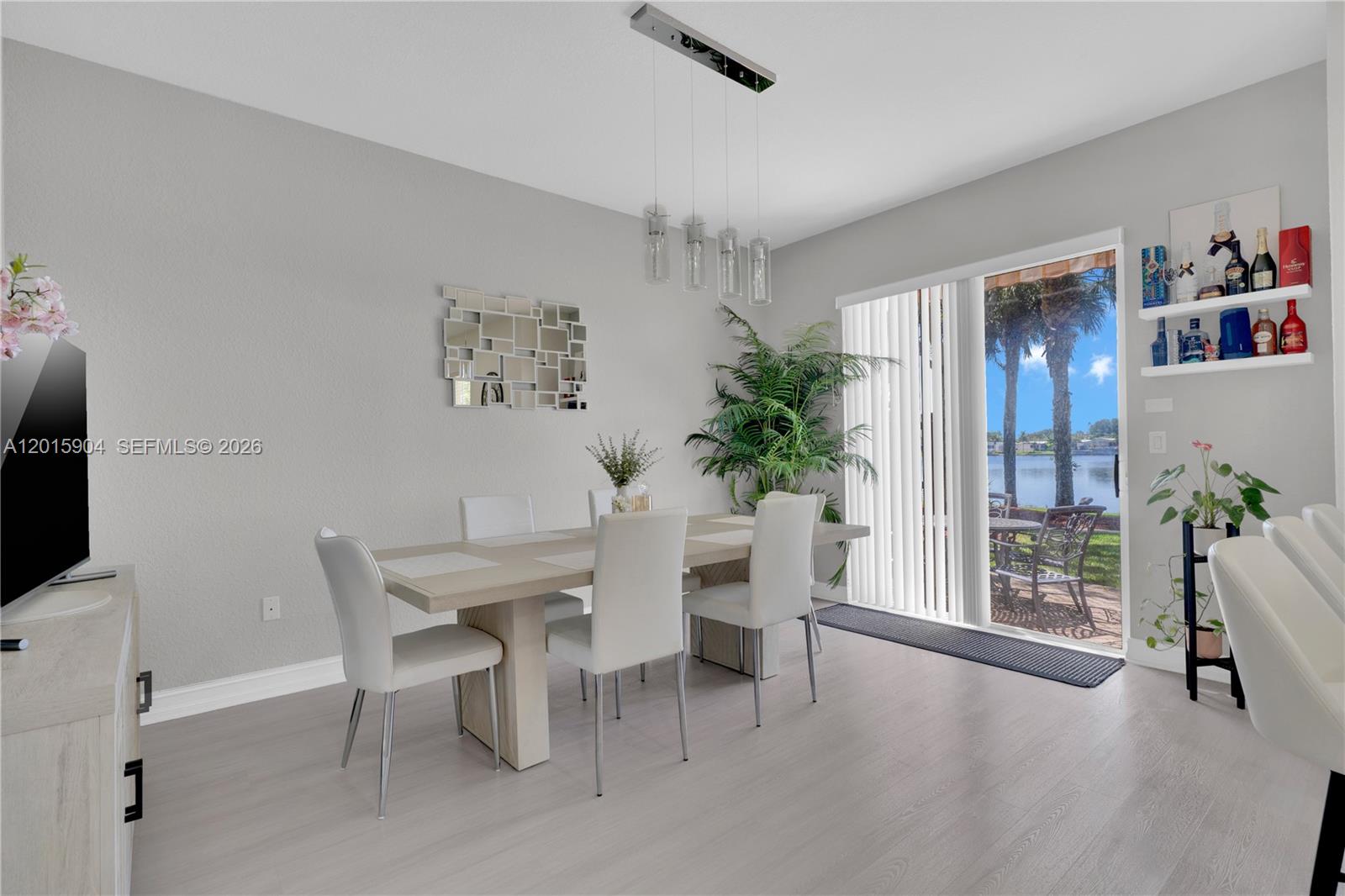6893 Julia Gardens Drive Property Photo 12