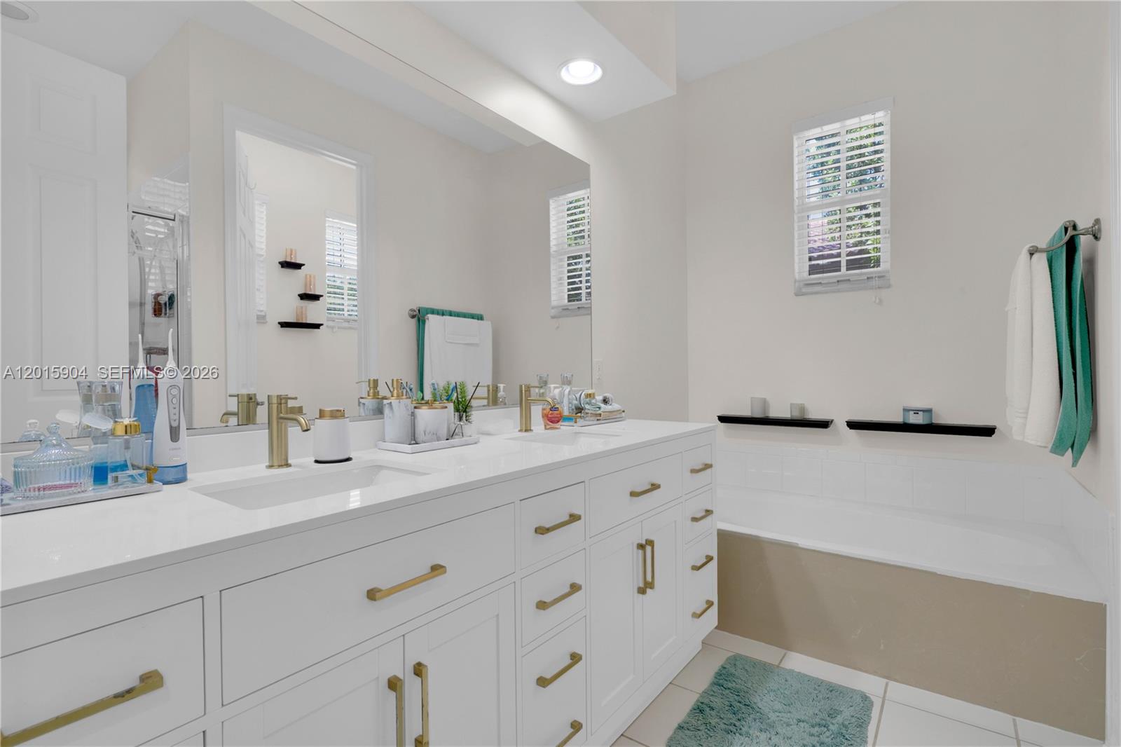 6893 Julia Gardens Drive Property Photo 24