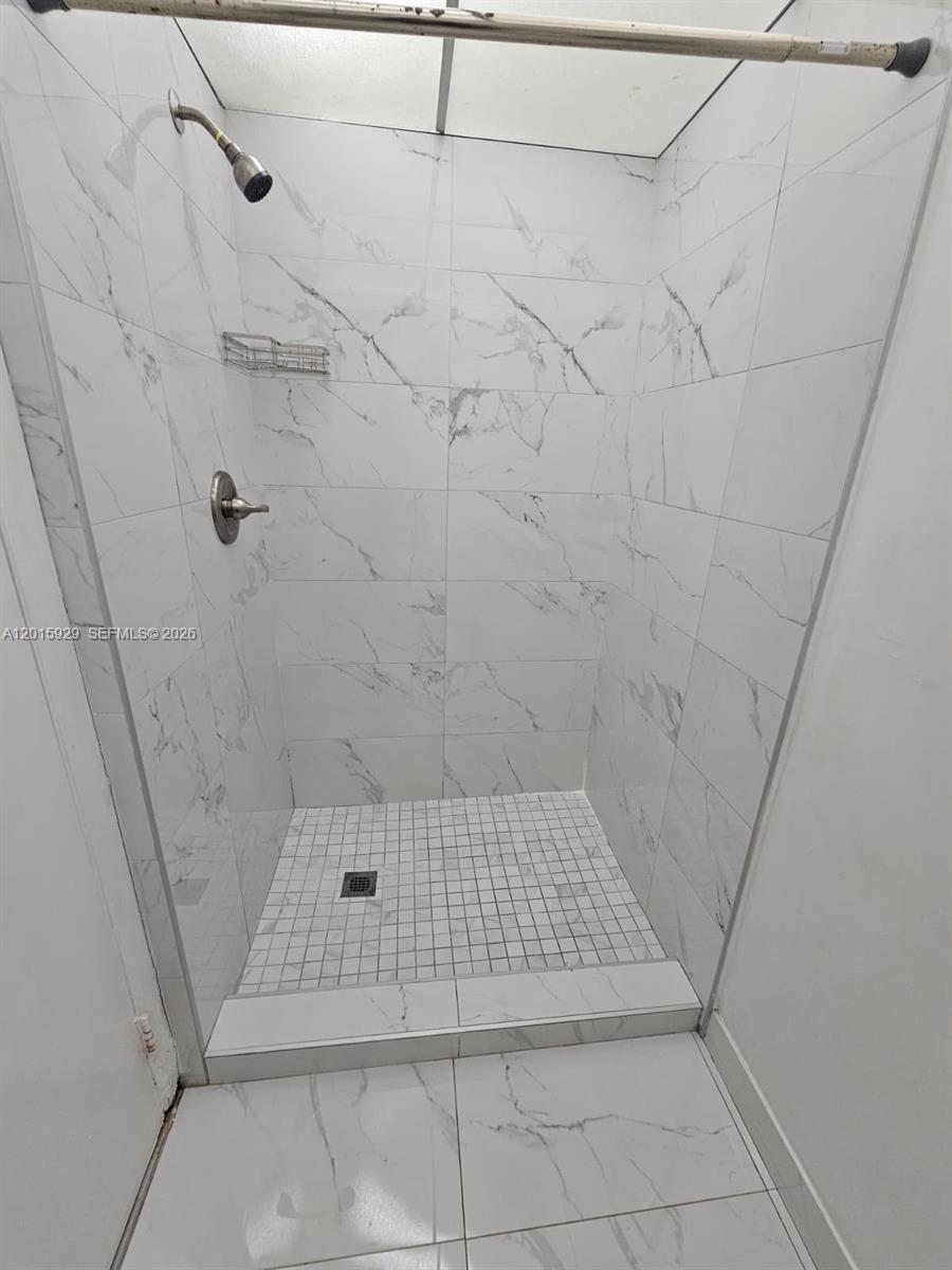 10825 Sw 112th Avenue 103 Property Photo 12