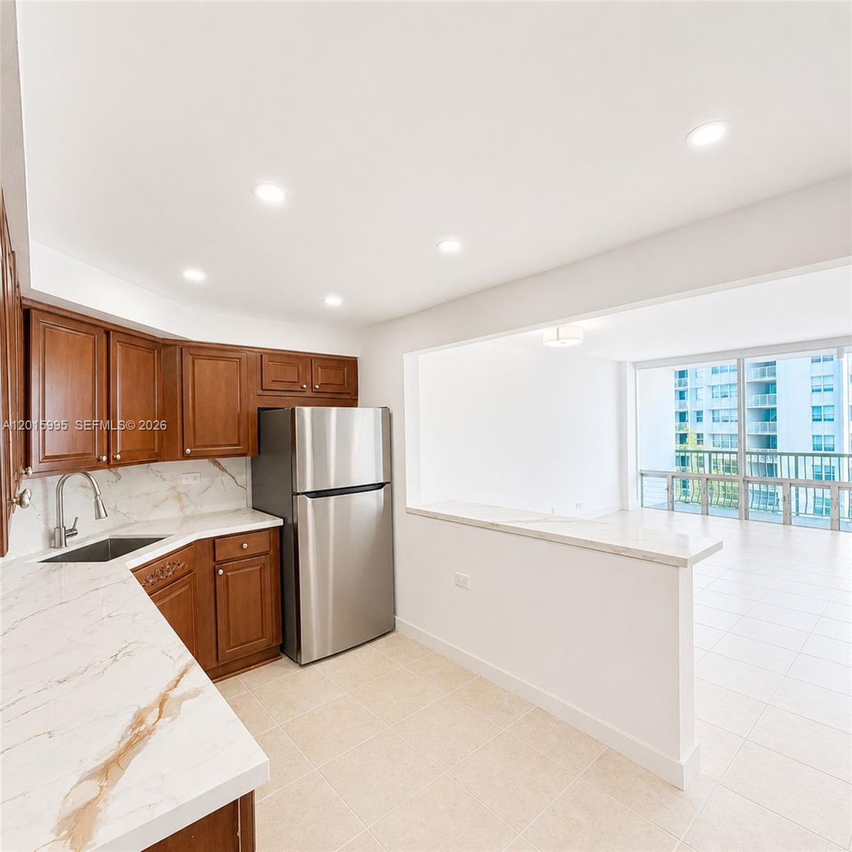 1408 Brickell Bay Drive 1104 Property Photo 6