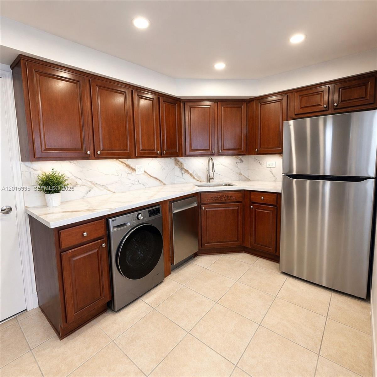 1408 Brickell Bay Drive 1104 Property Photo 8
