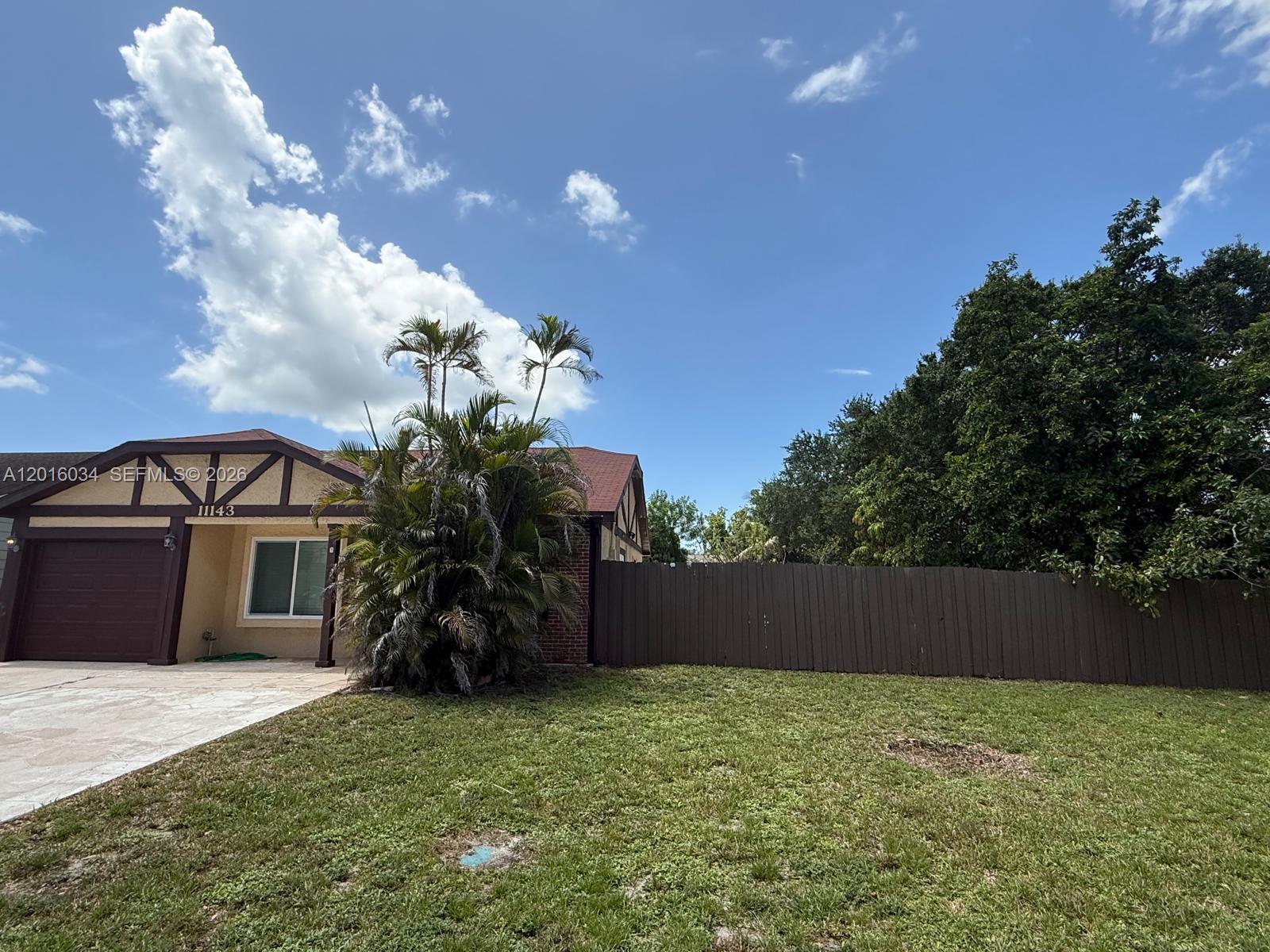 11143 E Model Circle E Property Photo 2