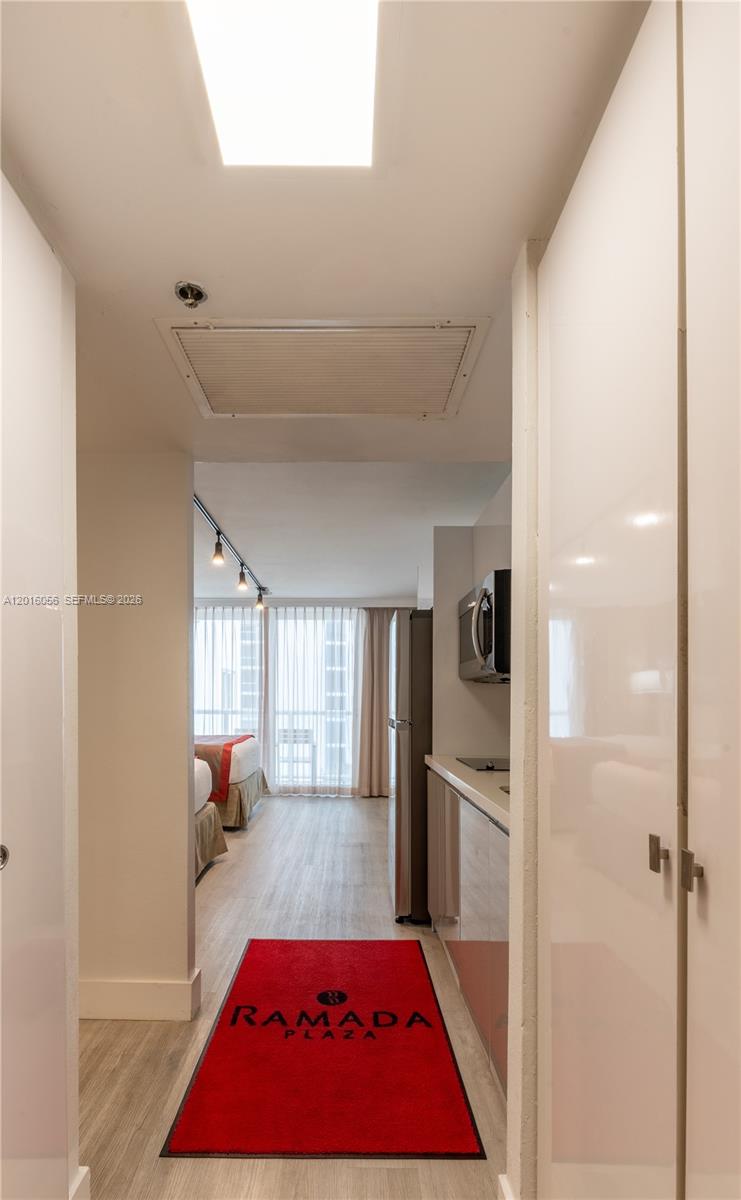 19201 Collins Avenue 425 Property Photo 2