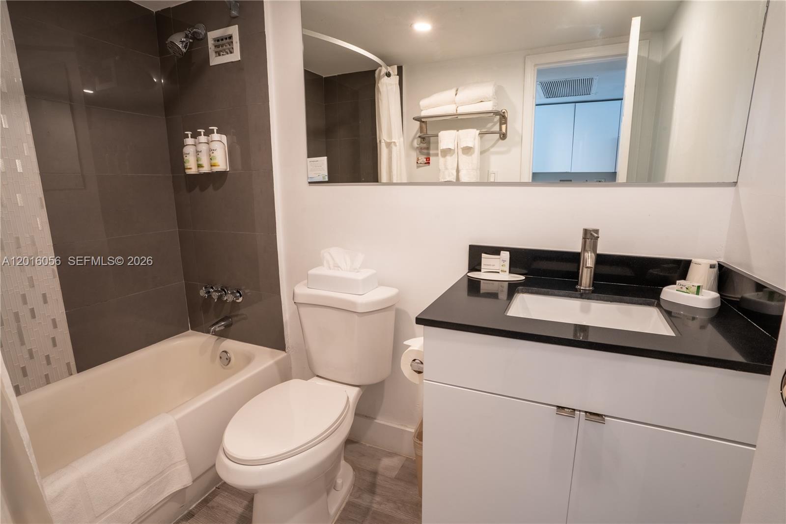 19201 Collins Avenue 425 Property Photo 7