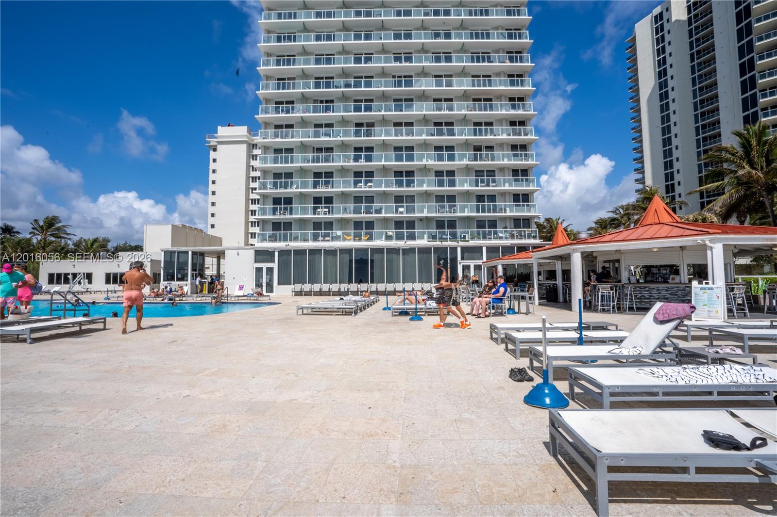 19201 Collins Avenue 425 Property Photo 10