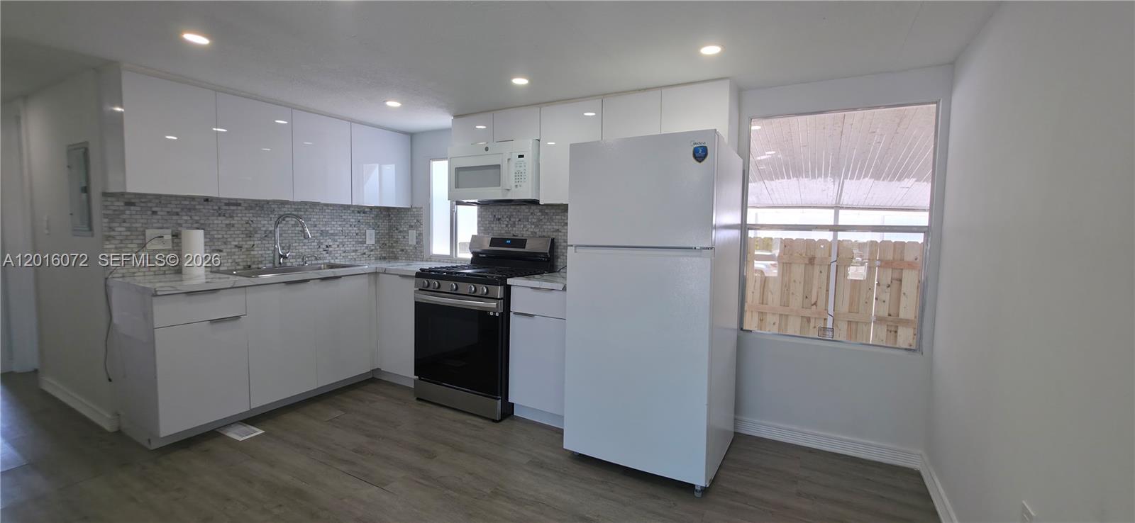1730 Sw 85th Avenue Property Photo 1