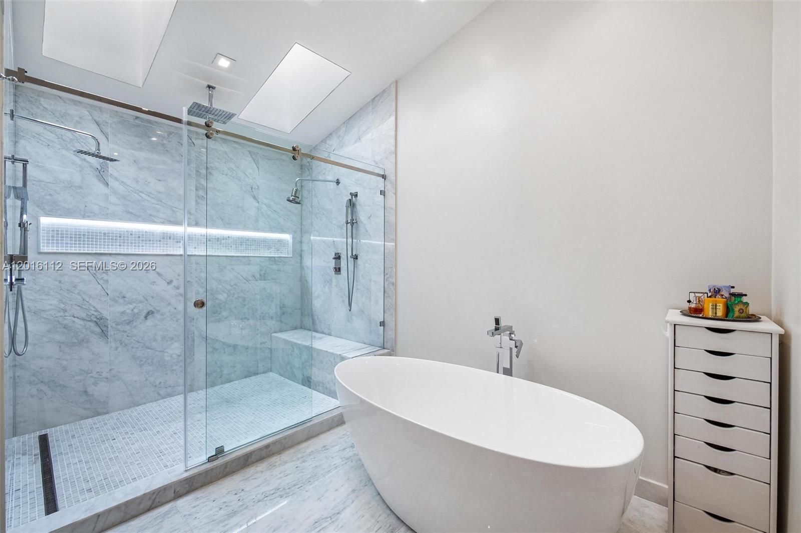 A12016112 Property Photo 17