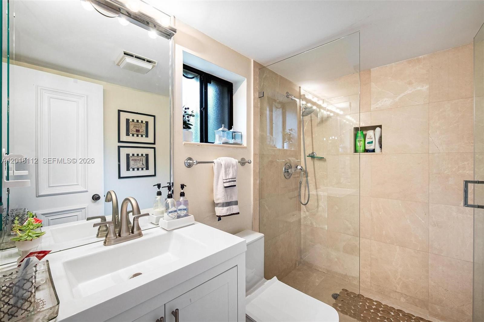 A12016112 Property Photo 25
